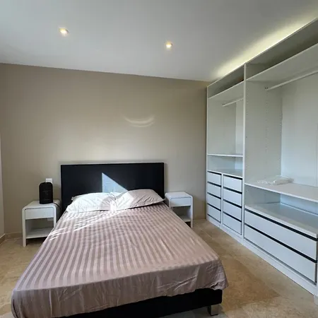 Superbe T2 Moderne - Entree De - Parking Prive 公寓 *