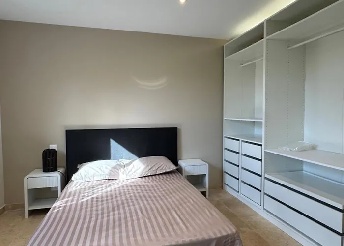 Superbe T2 Moderne - Entree De - Parking Prive 公寓 *