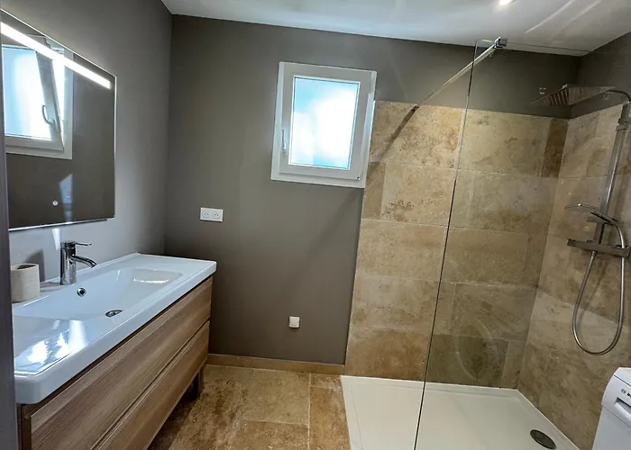 Superbe T2 Moderne - Entree De - Parking Prive 公寓 *